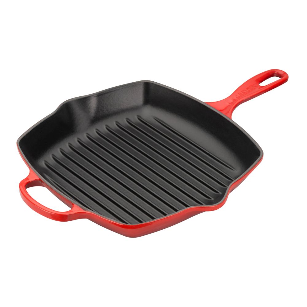 Kvadratisk grillpanna i gjutjärn från Le Creuset Signature i färgen cerise på 26 cm.
