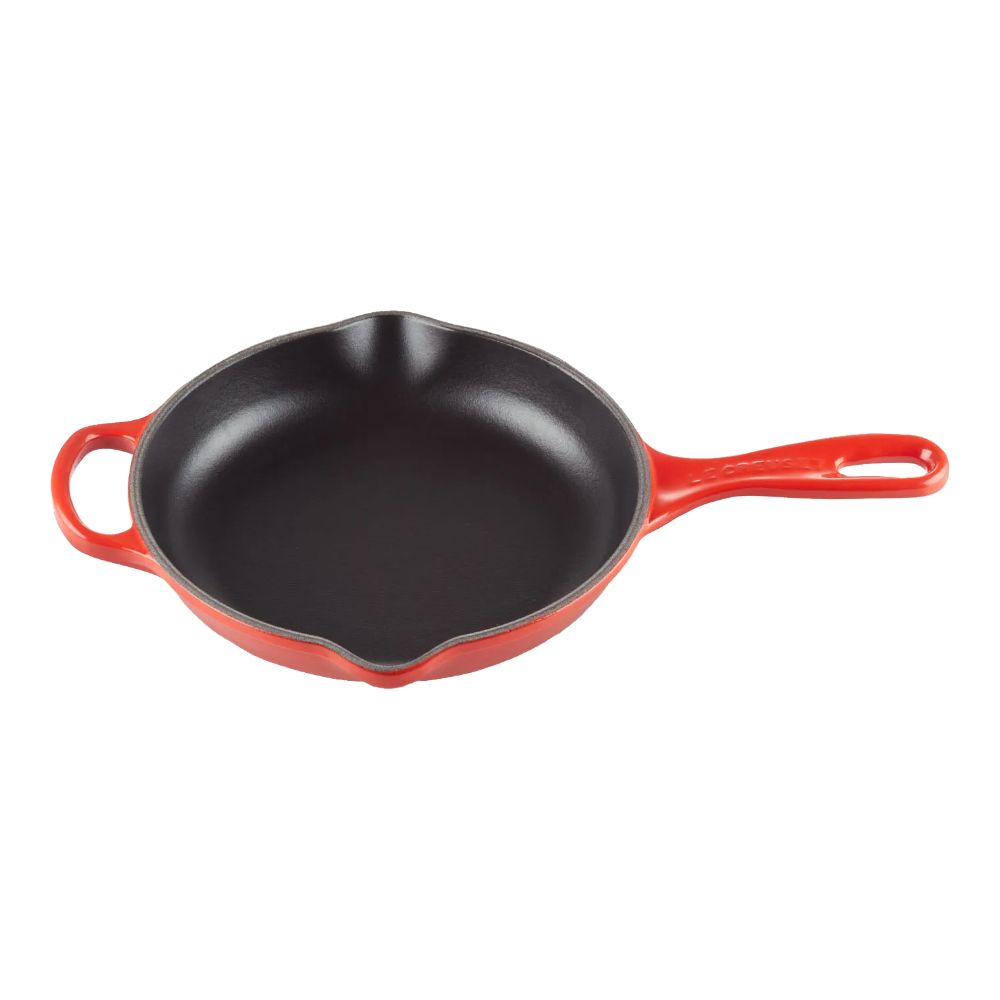 Gjutjärnspanna från Le Creuset Signature i färgen cerise på 20 cm.