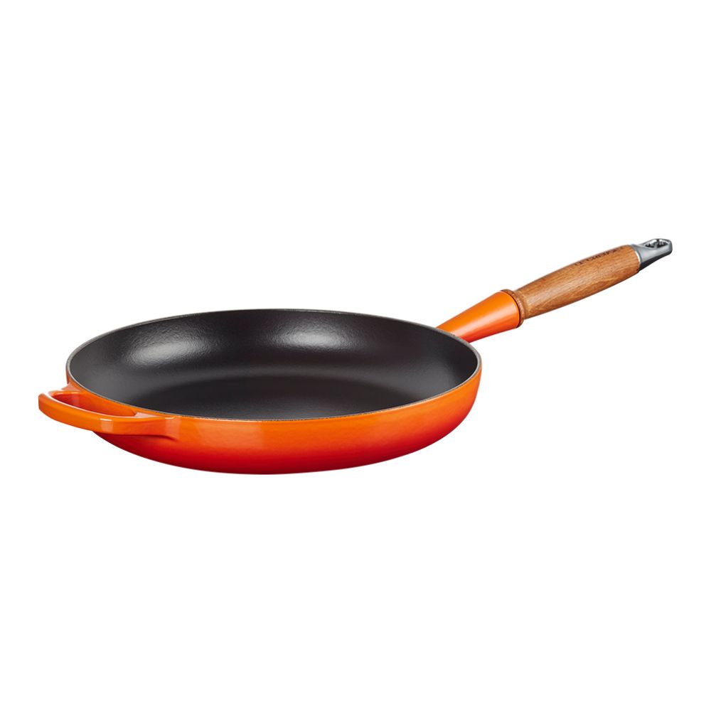 Gjutjärnspanna från Le Creuset Signature i färgen Volcanic med trähandtag på 28 cm.