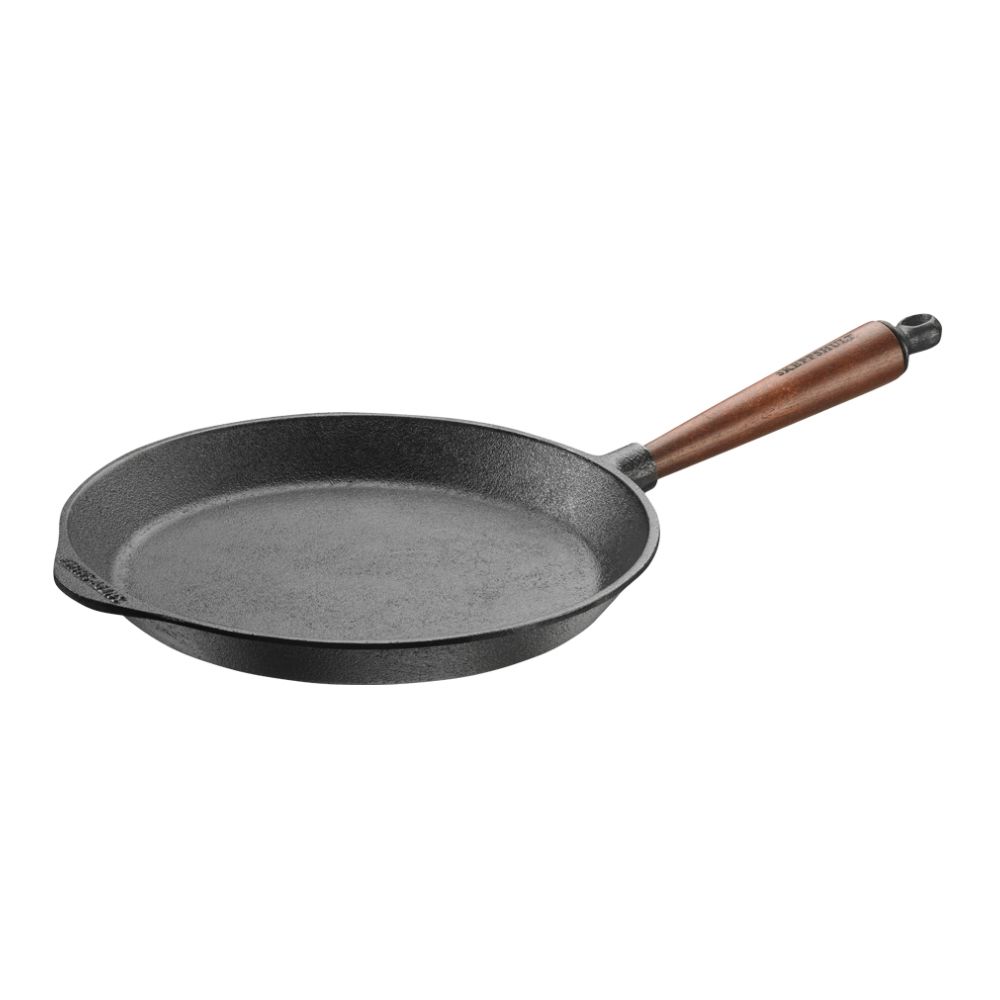 Stekpanna i gjutjärn från Skeppshult Traditional med trähandtag på 28 cm.